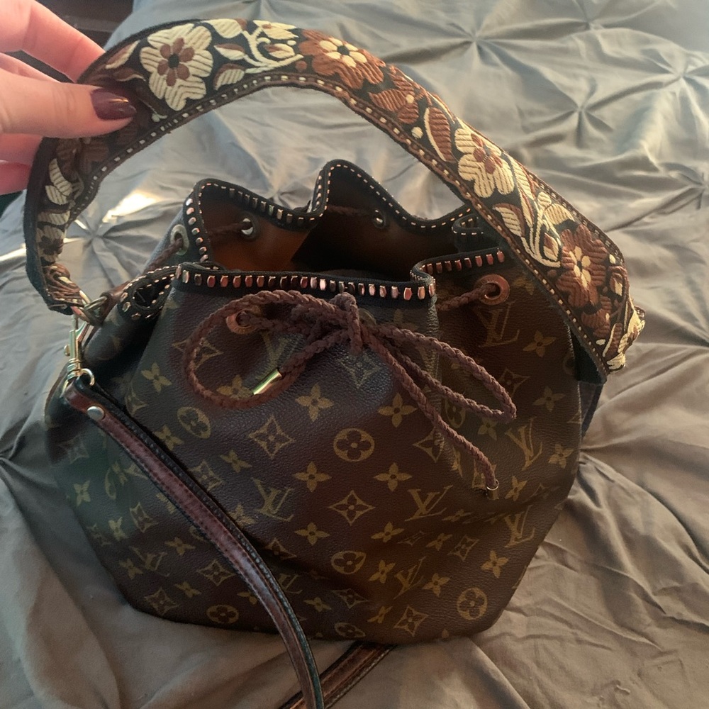Louis Vuitton Brown Monogram Drawstring Shoulder Bag - Picture 2 of 16
